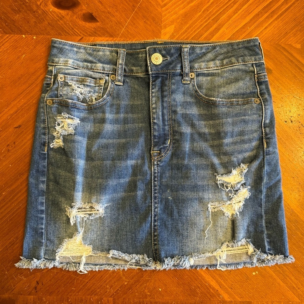 American Eagle Denim Blue Jean Mini Skirt Super Stretch Distressed Size 8 Casual